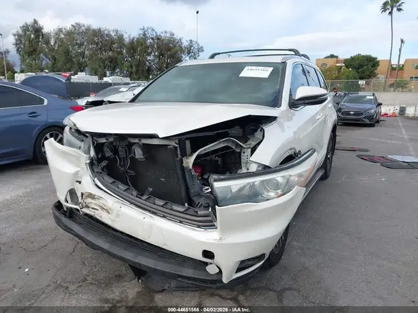 5TDKKRFH8GS124173 2016 TOYOTA HIGHLANDER - Image 2