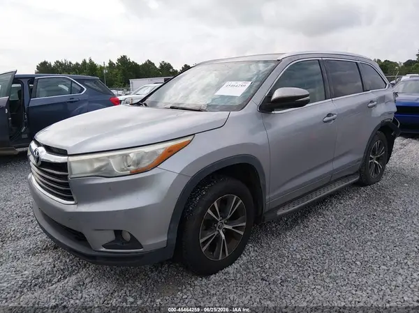 5TDKKRFH8GS124464 2016 TOYOTA HIGHLANDER - Image 2