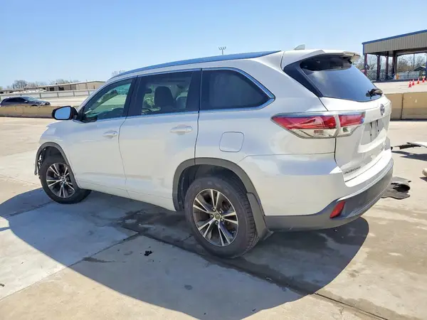 5TDKKRFH8GS125209 2016 TOYOTA HIGHLANDER - Image 2