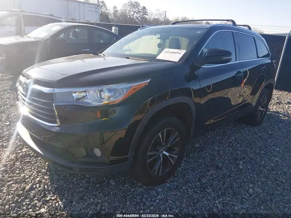 5TDKKRFH8GS126313 2016 TOYOTA HIGHLANDER - Image 2