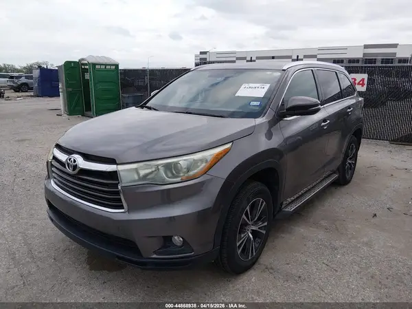 5TDKKRFH8GS127123 2016 TOYOTA HIGHLANDER - Image 2