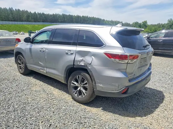 5TDKKRFH8GS128921 2016 TOYOTA HIGHLANDER - Image 2