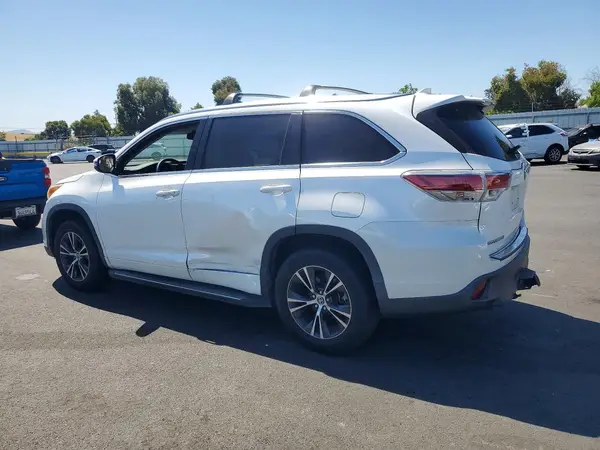 5TDKKRFH8GS131060 2016 TOYOTA HIGHLANDER - Image 2
