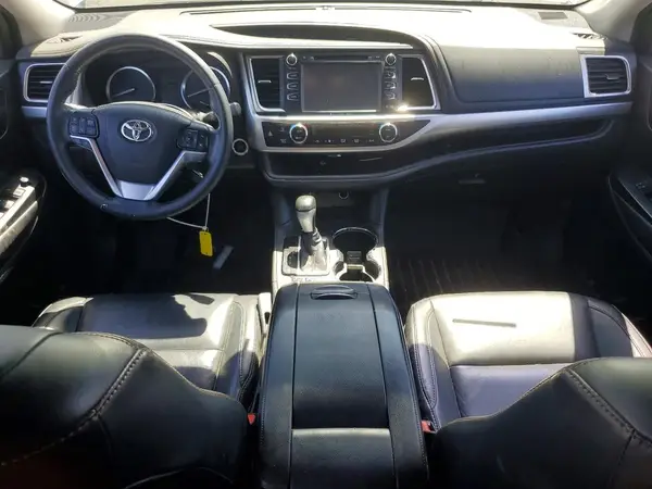 5TDKKRFH8GS131060 2016 TOYOTA HIGHLANDER - Image 8