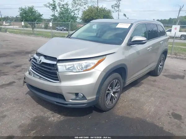 5TDKKRFH8GS132077 2016 TOYOTA HIGHLANDER - Image 2