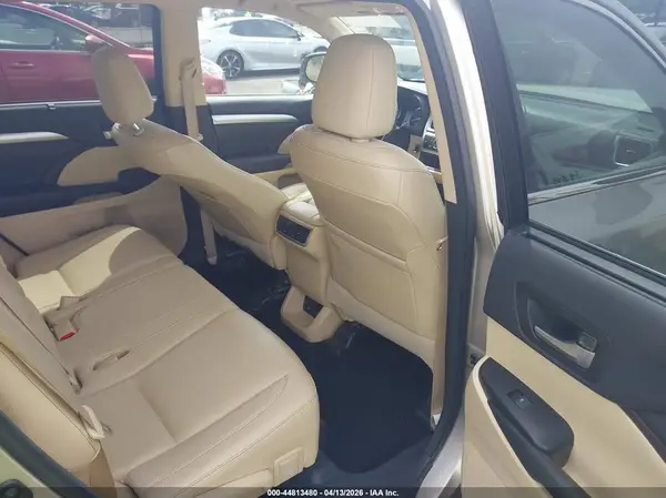 5TDKKRFH8GS132077 2016 TOYOTA HIGHLANDER - Image 8