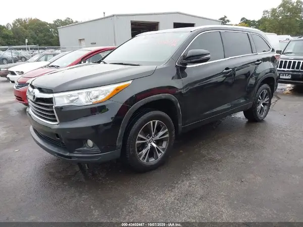 5TDKKRFH8GS132340 2016 TOYOTA HIGHLANDER - Image 2