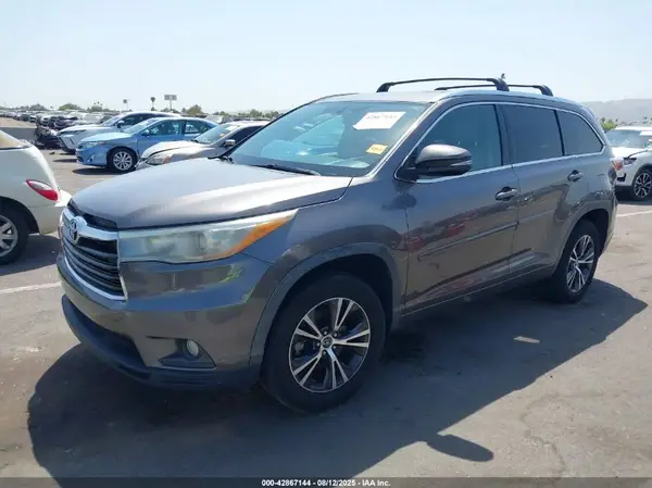 5TDKKRFH8GS151695 2016 TOYOTA HIGHLANDER - Image 2