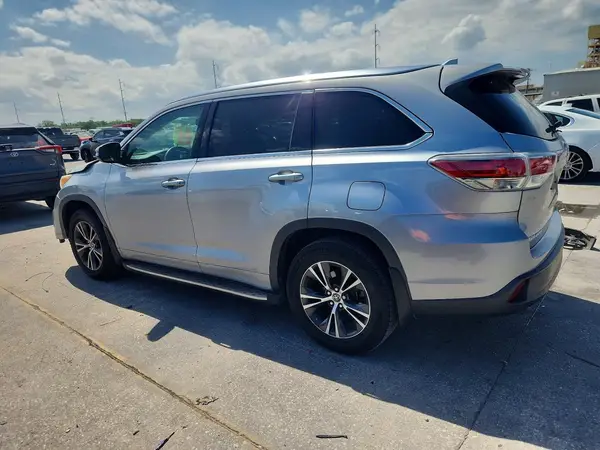 5TDKKRFH8GS151986 2016 TOYOTA HIGHLANDER - Image 2
