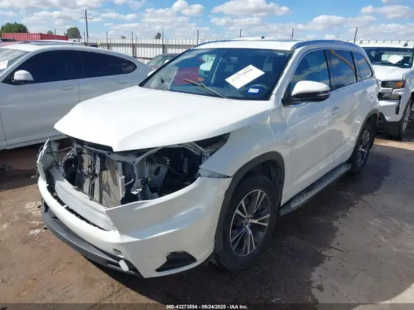 5TDKKRFH8GS161319 2016 TOYOTA HIGHLANDER - Image 2