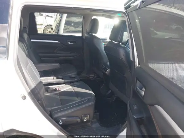 5TDKKRFH8GS161319 2016 TOYOTA HIGHLANDER - Image 8