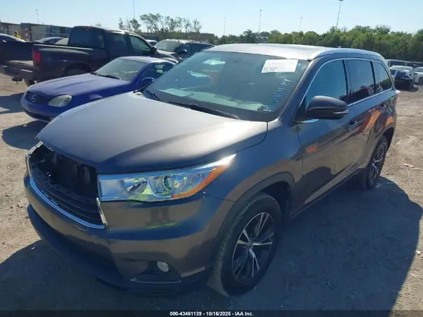 5TDKKRFH8GS161692 2016 TOYOTA HIGHLANDER - Image 2