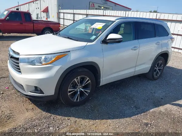 5TDKKRFH8GS174054 2016 TOYOTA HIGHLANDER - Image 2