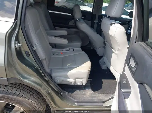 5TDKKRFH8GS186396 2016 TOYOTA HIGHLANDER - Image 8