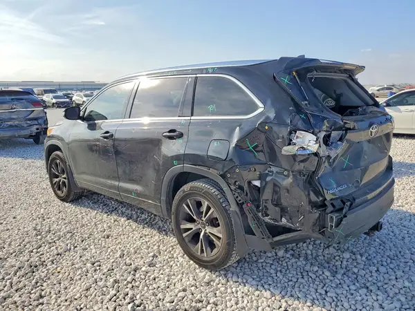 5TDKKRFH8GS501097 2016 TOYOTA HIGHLANDER - Image 2