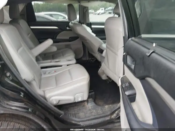 5TDKKRFH8GS503027 2016 TOYOTA HIGHLANDER - Image 8