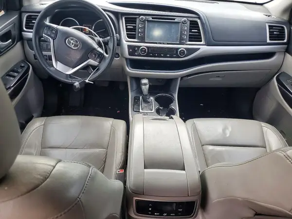5TDKKRFH8GS503352 2016 TOYOTA HIGHLANDER - Image 8