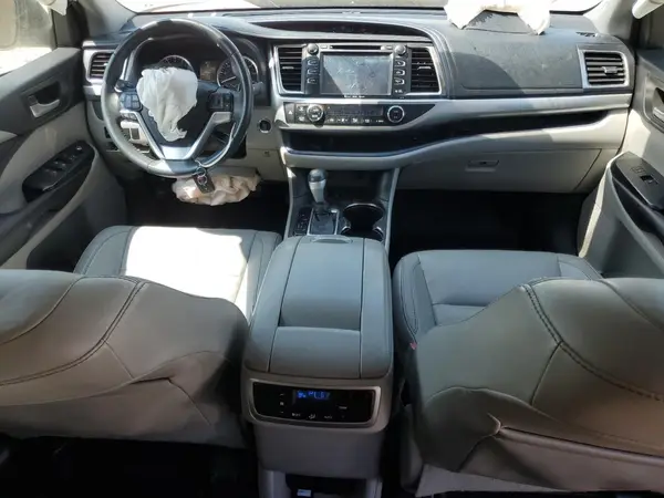 5TDKKRFH8GS503982 2016 TOYOTA HIGHLANDER - Image 8