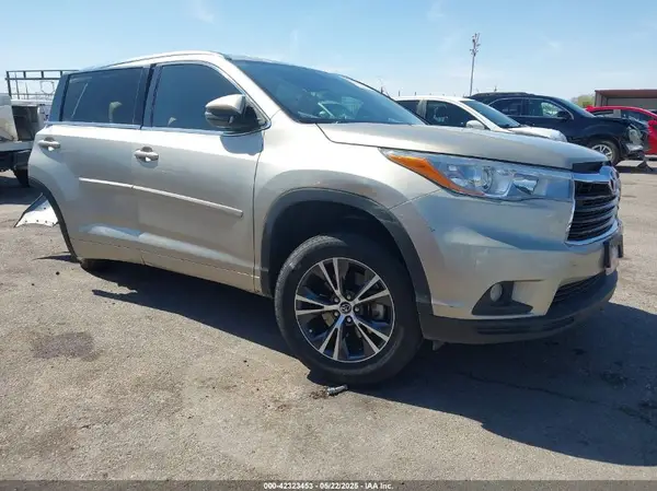 5TDKKRFH8GS504243 2016 TOYOTA HIGHLANDER - Image 1