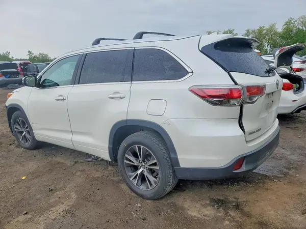 5TDKKRFH8GS504856 2016 TOYOTA HIGHLANDER - Image 2