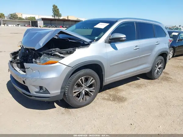 5TDKKRFH8GS505070 2016 TOYOTA HIGHLANDER - Image 2