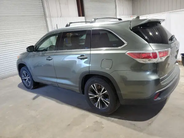 5TDKKRFH9GS122996 2016 TOYOTA HIGHLANDER - Image 2