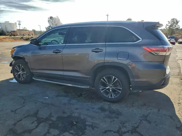 5TDKKRFH9GS123937 2016 TOYOTA HIGHLANDER - Image 2