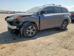 5TDKKRFH9GS130001 2016 TOYOTA HIGHLANDER