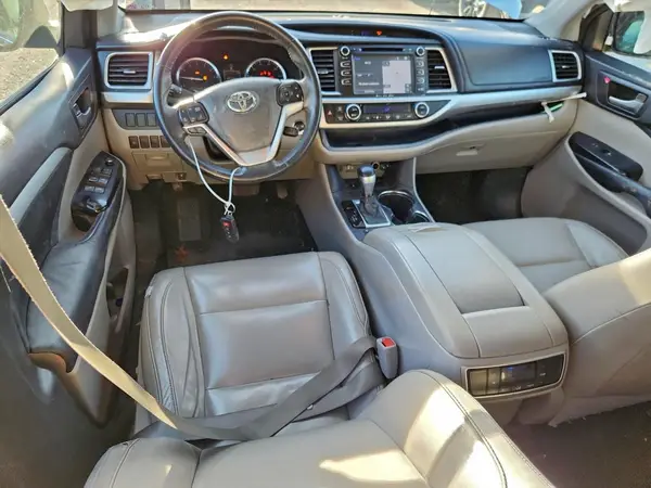 5TDKKRFH9GS130421 2016 TOYOTA HIGHLANDER - Image 8