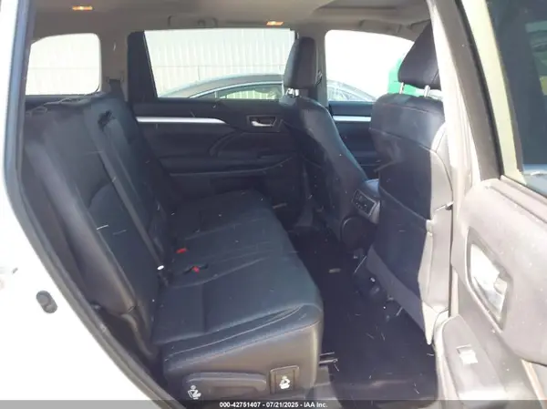5TDKKRFH9GS131889 2016 TOYOTA HIGHLANDER - Image 8