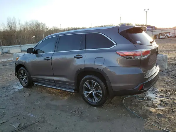 5TDKKRFH9GS142486 2016 TOYOTA HIGHLANDER - Image 2