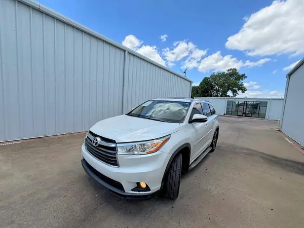 5TDKKRFH9GS155738 2016 TOYOTA HIGHLANDER - Image 2