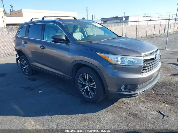 5TDKKRFH9GS159935 2016 TOYOTA HIGHLANDER - Image 1