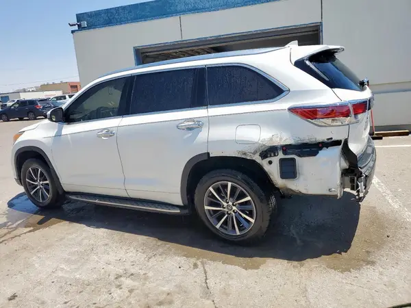 5TDKKRFH9GS172202 2016 TOYOTA HIGHLANDER - Image 2