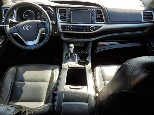 5TDKKRFH9GS172510 2016 TOYOTA HIGHLANDER - Image 8