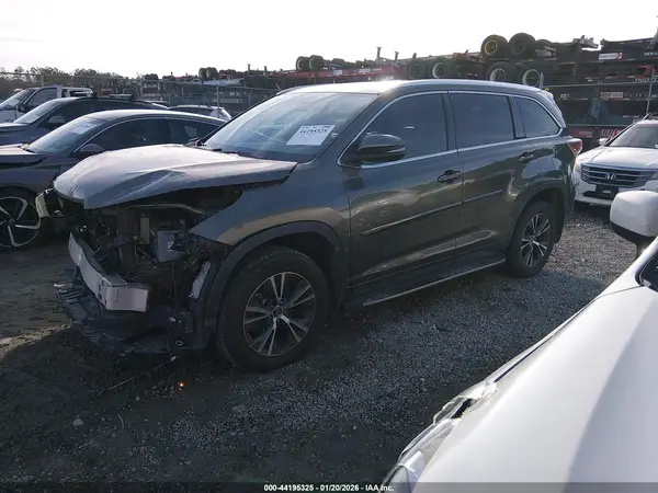 5TDKKRFH9GS173558 2016 TOYOTA HIGHLANDER - Image 2
