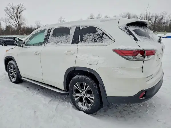 5TDKKRFH9GS175875 2016 TOYOTA HIGHLANDER - Image 2