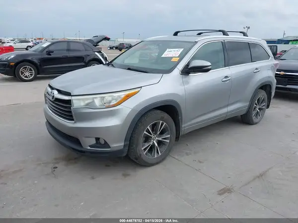 5TDKKRFH9GS179313 2016 TOYOTA HIGHLANDER - Image 2