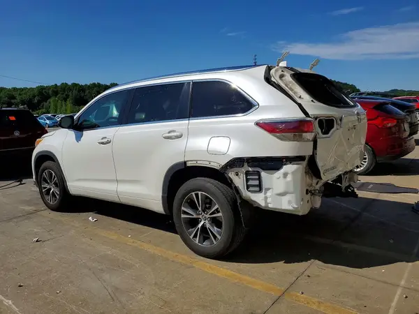 5TDKKRFH9GS180509 2016 TOYOTA HIGHLANDER - Image 2