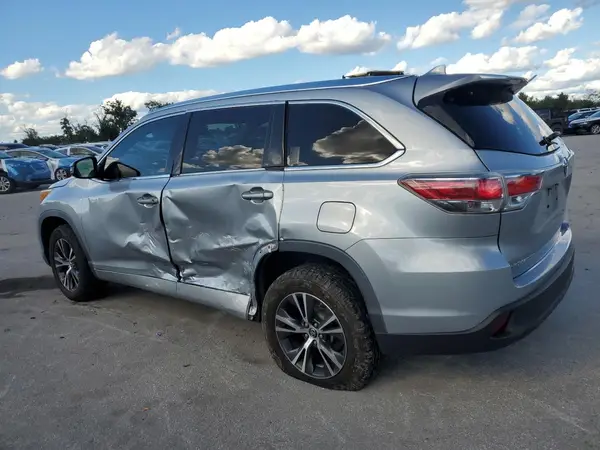 5TDKKRFH9GS502873 2016 TOYOTA HIGHLANDER - Image 2