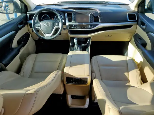 5TDKKRFH9GS504137 2016 TOYOTA HIGHLANDER - Image 8