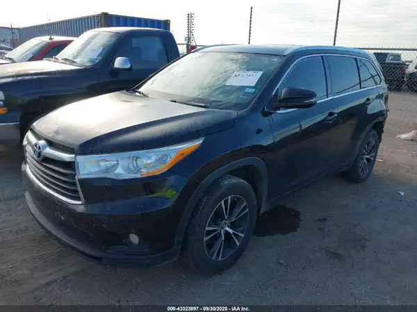 5TDKKRFH9GS505949 2016 TOYOTA HIGHLANDER - Image 2