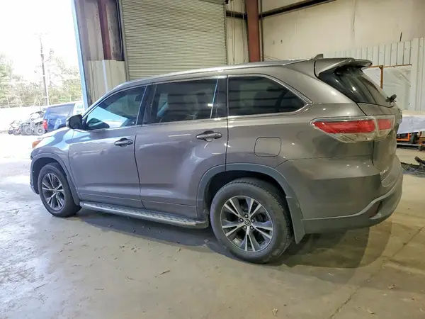 5TDKKRFH9GS507135 2016 TOYOTA HIGHLANDER - Image 2
