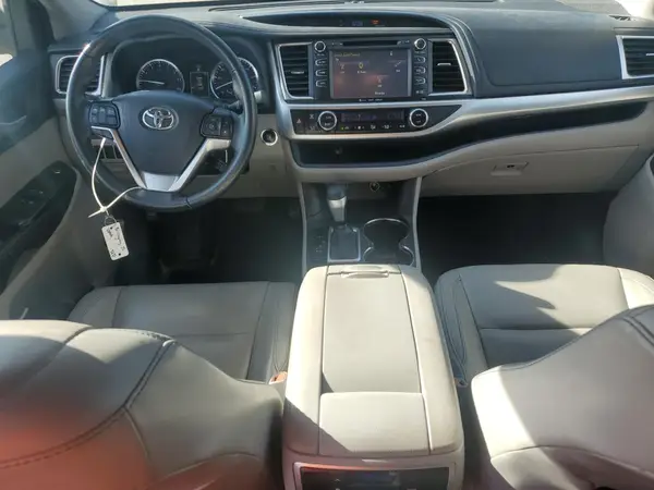 5TDKKRFHXGS120660 2016 TOYOTA HIGHLANDER - Image 8
