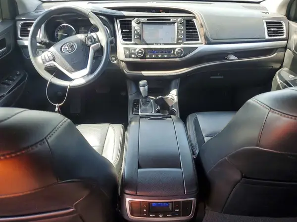 5TDKKRFHXGS126393 2016 TOYOTA HIGHLANDER - Image 8
