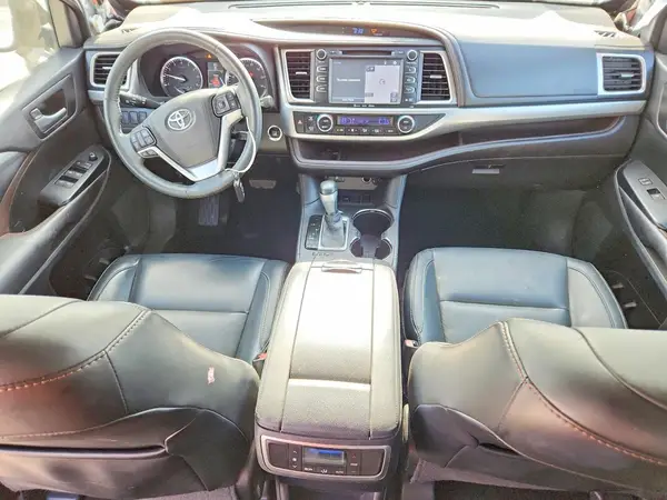 5TDKKRFHXGS129617 2016 TOYOTA HIGHLANDER - Image 8