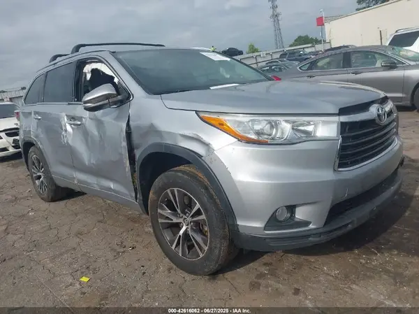 5TDKKRFHXGS140164 2016 TOYOTA HIGHLANDER - Image 1
