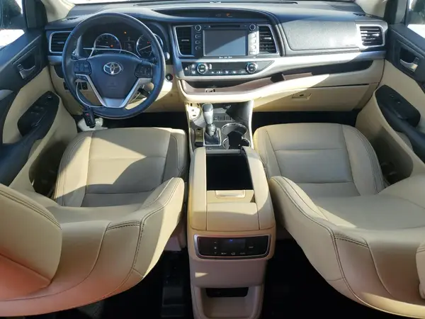 5TDKKRFHXGS141119 2016 TOYOTA HIGHLANDER - Image 8