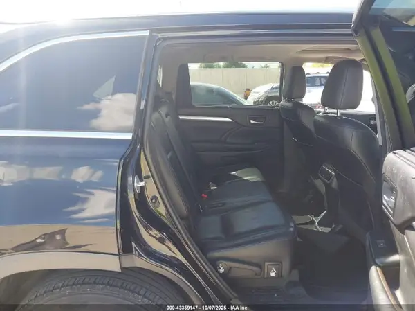5TDKKRFHXGS146630 2016 TOYOTA HIGHLANDER - Image 8