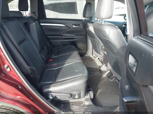 5TDKKRFHXGS149463 2016 TOYOTA HIGHLANDER - Image 8